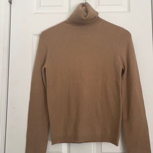 BNWT Cashmere turtleneck sweater